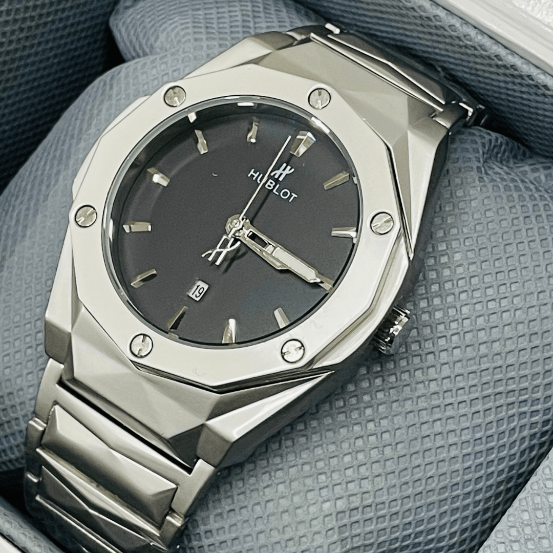 HB Premium Watch - Luxury Diamond Cut Chain - Black Dial